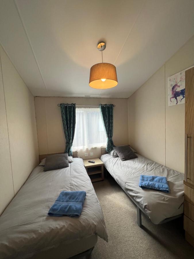 Lodge Caravan On Holiday Park Чичестер Экстерьер фото
