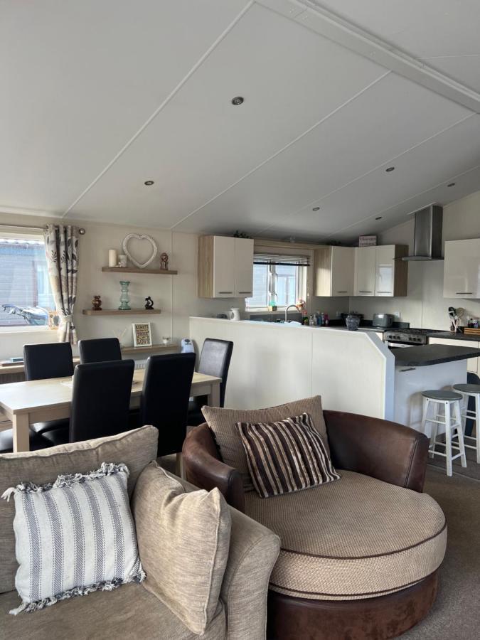 Lodge Caravan On Holiday Park Чичестер Экстерьер фото