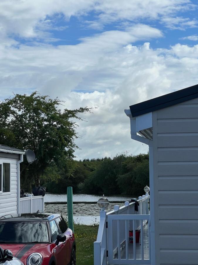 Lodge Caravan On Holiday Park Чичестер Экстерьер фото
