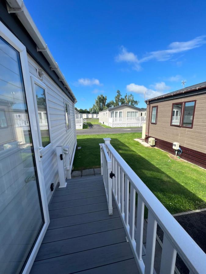 Lodge Caravan On Holiday Park Чичестер Экстерьер фото