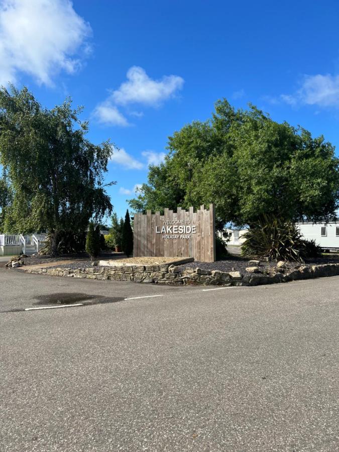 Lodge Caravan On Holiday Park Чичестер Экстерьер фото